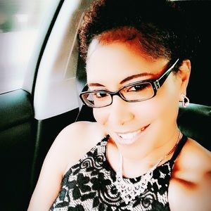 Meet your Posher, Monica